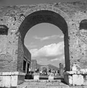 Pompeii Arco